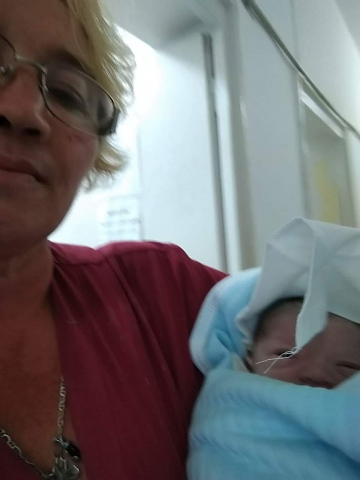 Медицинска сестра Мрия Петрова спаси бебе и родилка