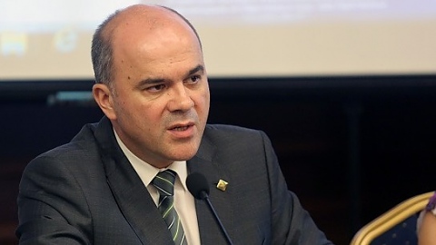 Социалният министър Бисер Петков подаде оставка, Борисов я прие