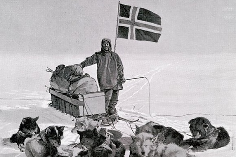 Резултат с изображение за Руал Амундсен достига Южния полюс.