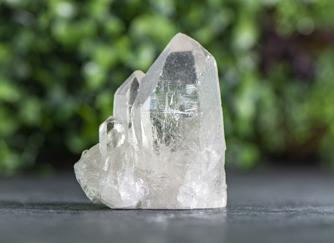 Планински кристал: Символ на чистота, сила, перфекционизъм, светлина и истина
