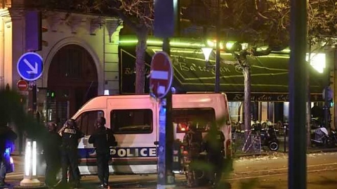 Фейсбук въведе проверка за безопасност след терористичните атаки в Париж 
