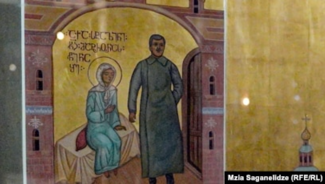 Икона с изображение на Йосиф Сталин има в катедралния храм “Света Троица” в Тбилиси.