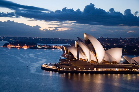 Операта в Сидни е открита на 20 октомври 1973 г.