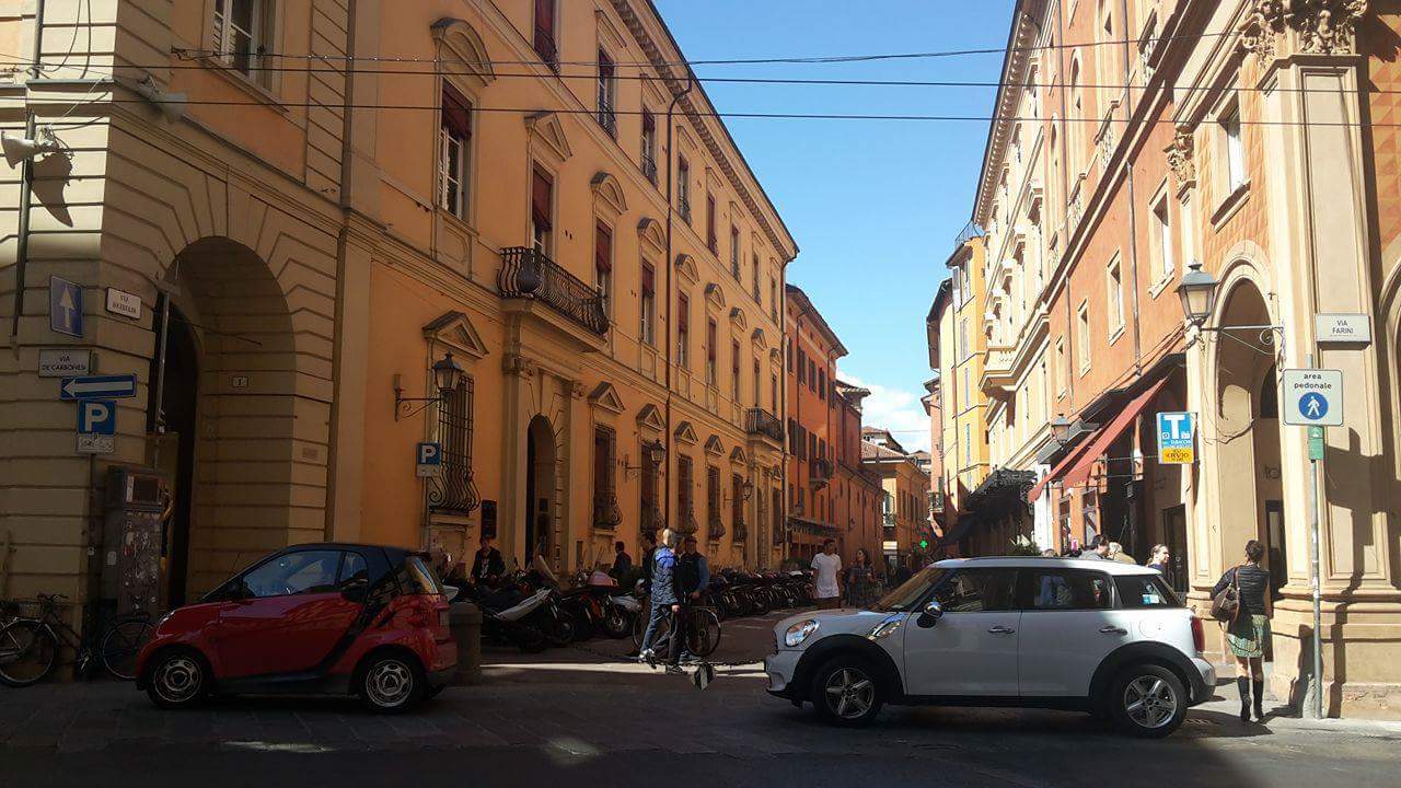 улица в Болоня