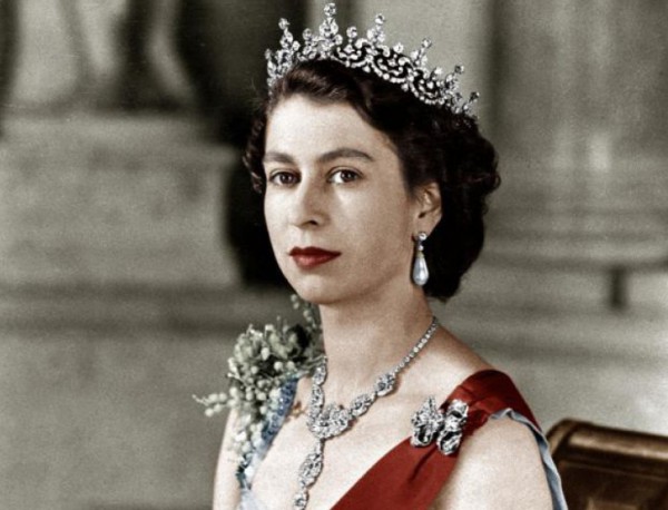 Елизабет ІІ е обвена за кралица на 8 февруари 1952 г.