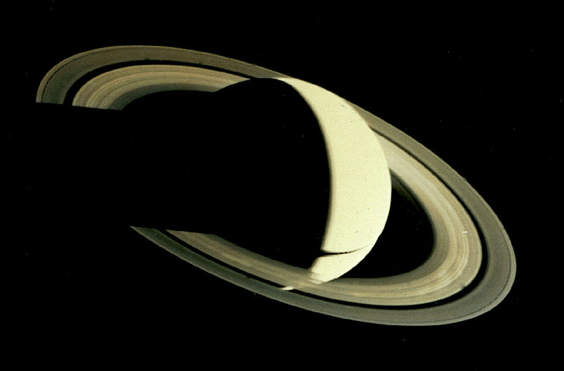 Воджър 1 заснема пръстените на Сатурн