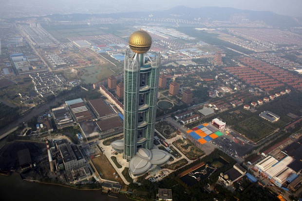 Хуаси, най-богатот село в света има небостъргач за 2 000 жители