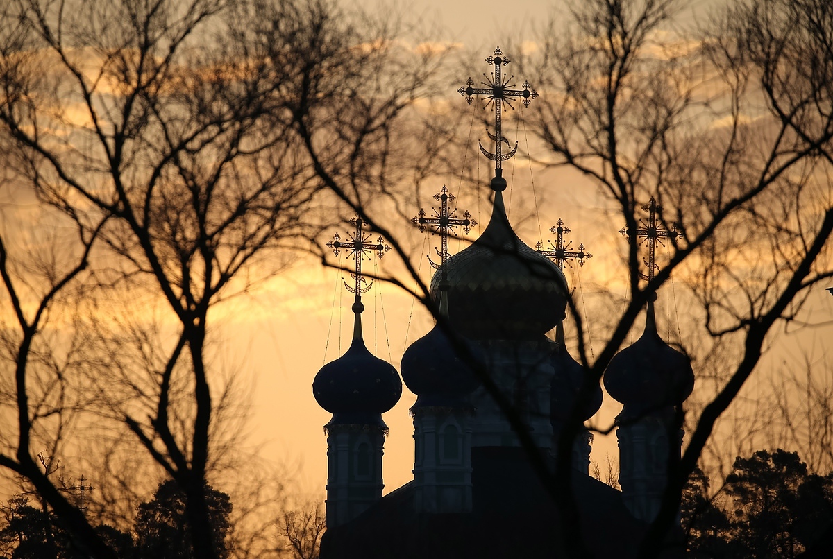 Затварят църквите в Москва заради свещеници с коронавирус