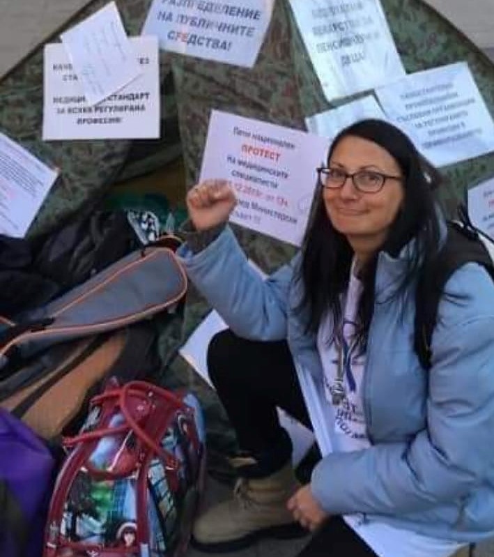 Протест в подкрепа на мед. сестрата Веси Ганчева, уволнена от Белодробна болница