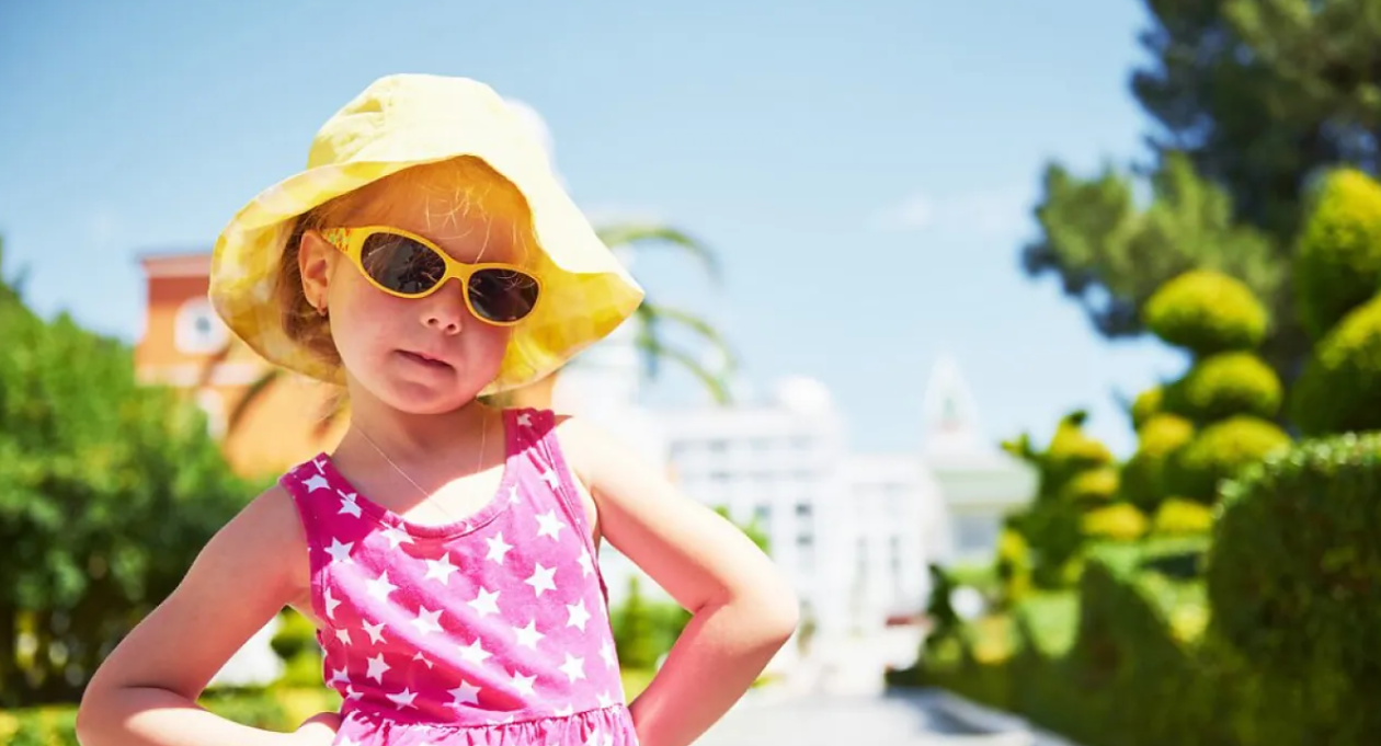 Защита на детето от вредните UV лъчи