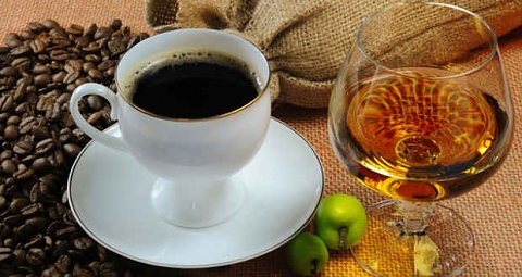 Анемията се причинява от големи количества кафе и алкохол, еднообразна храна
