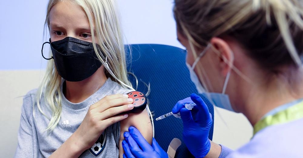 При близо 90% ваксинирани Норвегия регистрира бум на новозаразени