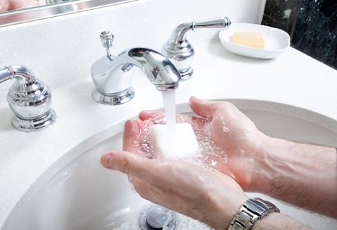 Предметите за лична хигиена са пълни с бактерии