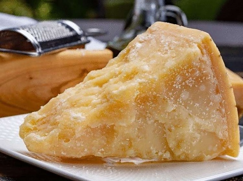 Защо пармезанът е най-здравословният вид сирене