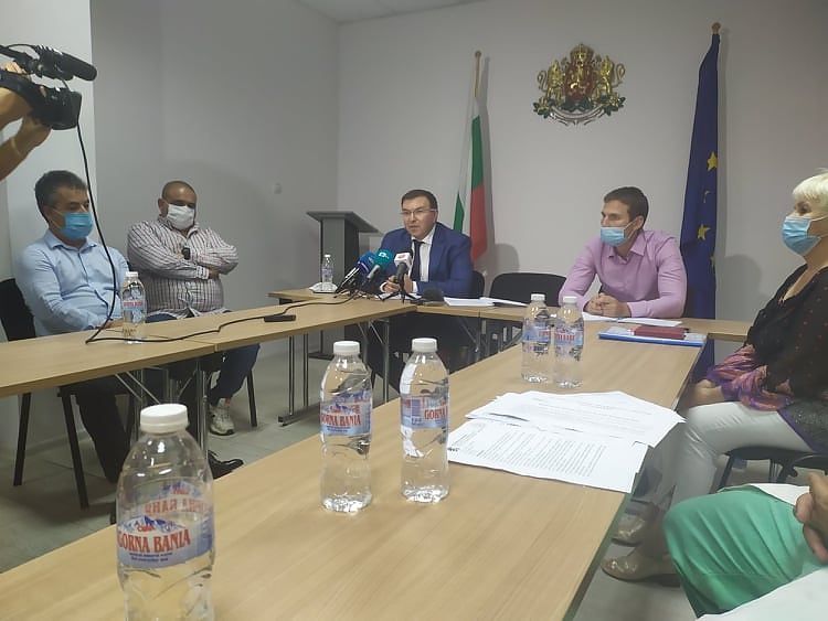 Министър Ангелов: Направена е организация за непрекъсната работа за спешна помощ в Пазарджик