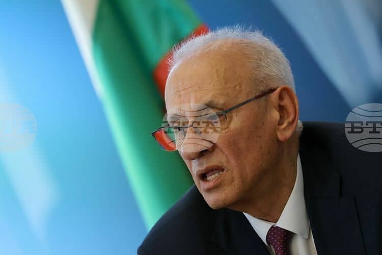 Министърът: Лъжа е, че Детската болница ще струва 1 милиард, само 897 милиона ще е