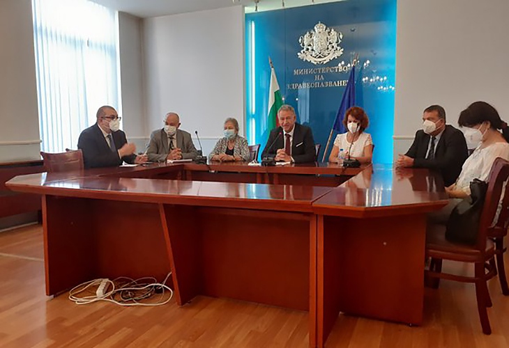 Министър Кацаров издаде заповед за въвеждане на нови противоепидемични мерки
