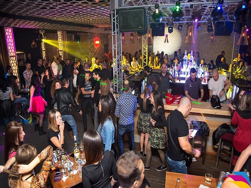 От понеделник отварят дискотеките, нощните клубове и пиано-баровете