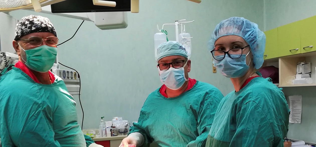 АГ специалистите от УМБАЛ „Пълмед“ отстраниха 13 кг. тумор от корема на жена