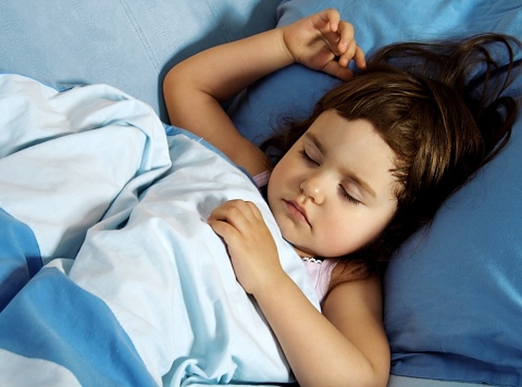Как да научим детето да спи в своето легло