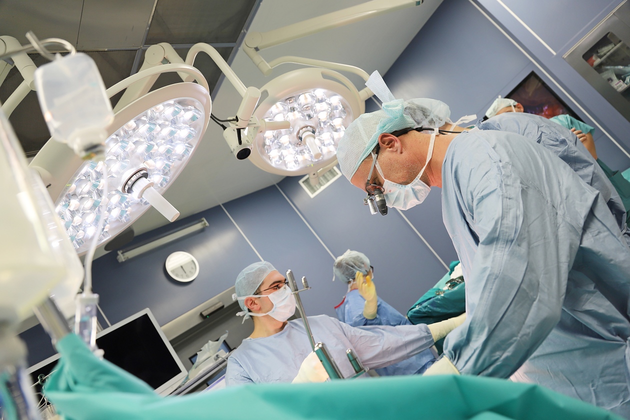 Дванадесета чернодробна трансплантация във ВМА