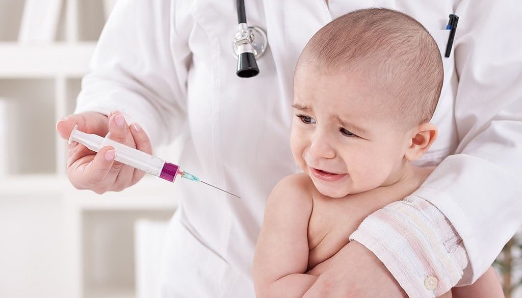 Изпитват ваксината на Модерна върху бебета и деца