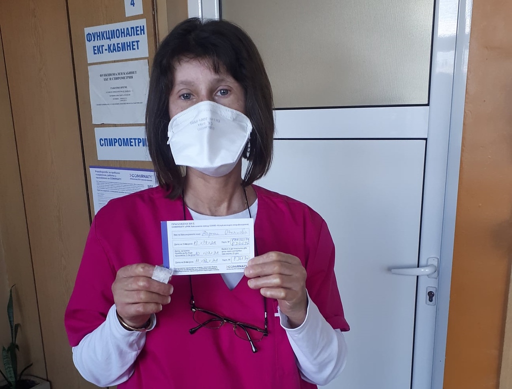 Почина медсестрата Дарина Огнянова, ваксинирана с Пфайзер