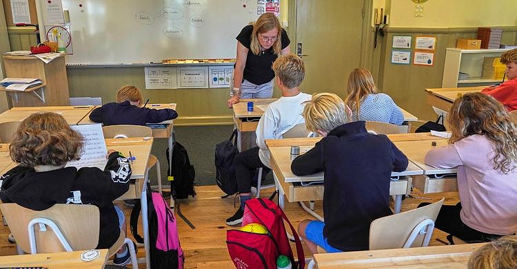 Швеция връща печатните книги и писането на ръка в училищата с високо ниво на дигитализация