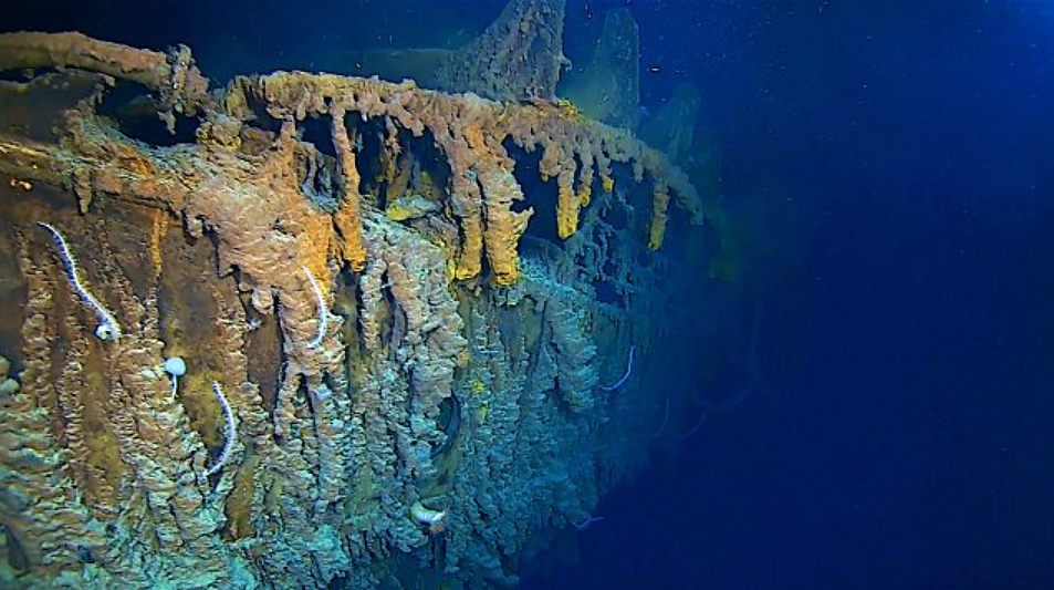Петимата души на борда на изчезналата подводница 
