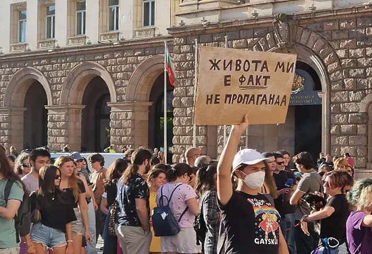 Пълен списък на хората, които се застъпиха за джендър-пропагандата в училищата