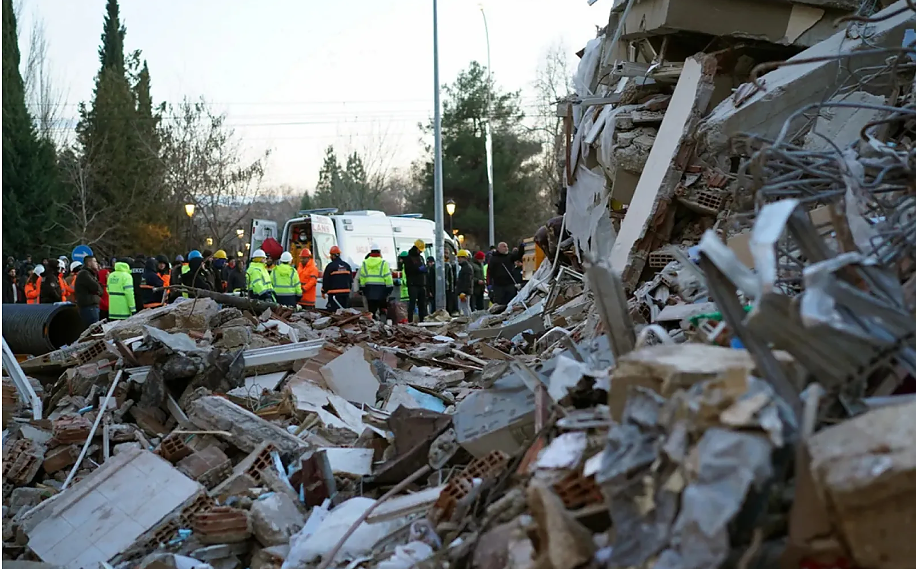 Учени прогнозират силно земетресение и цунами в Турция