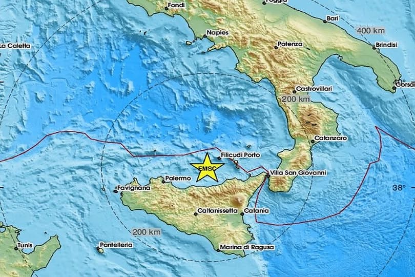 За три минути: Мощно земетресение в Сицилия, нов силен трус удари и Цикладите