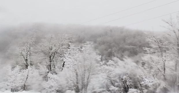 Затвориха за движение пътя Бургас - Варна заради снеговалеж