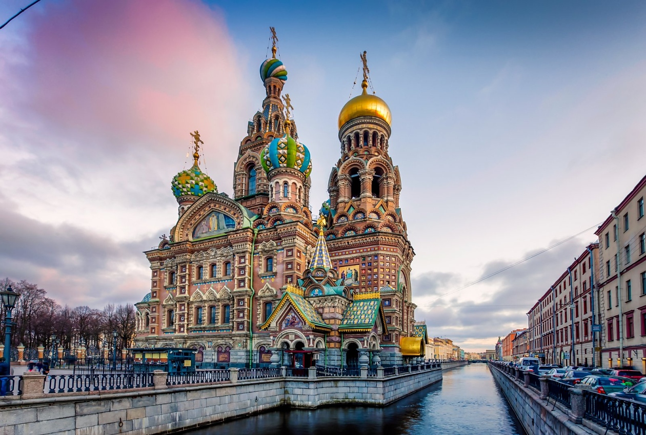 “Църквата на нашия спасител върху пролятата му кръв” е построена в Санкт Петербург на мястото на убийството на Александър II Освободител.