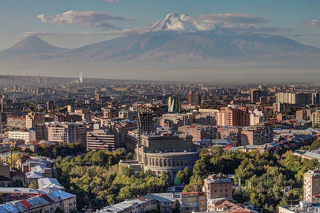 Ереван е бил столица на една от съветските социалистически републики в състава на СССР.
