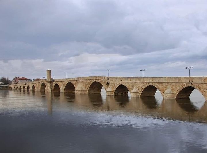 Легендата за Стария мост или Моста на Мустафа паша