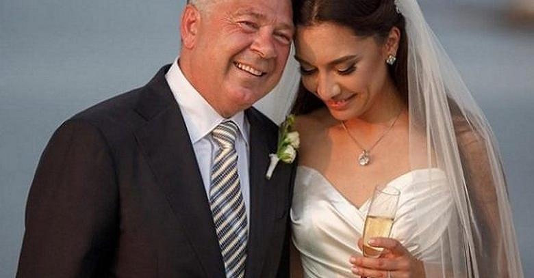 Собственикът на Гранд хотел Поморие на 61 г. се ожени за 30-годишна кметска дъщеря