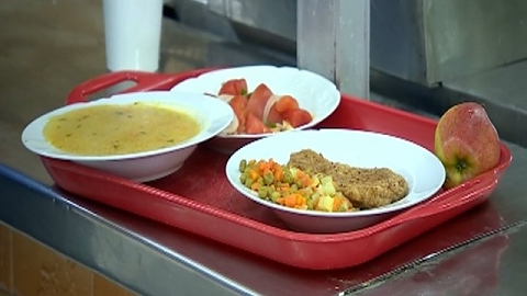 Храната за бежанците два пъти по-скъпа от тази в болниците