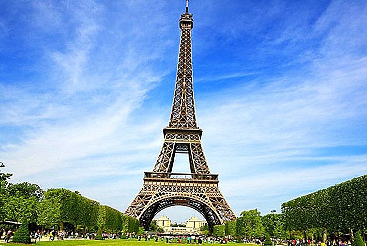 Айфеловата кула в Париж е трябвало да бъде разрушена 20 години след построяването си