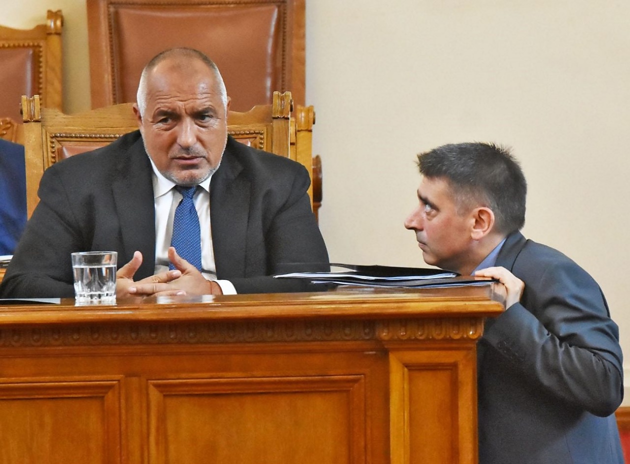 Министърът на правосъдието Данаил Кирилов подаде оставка