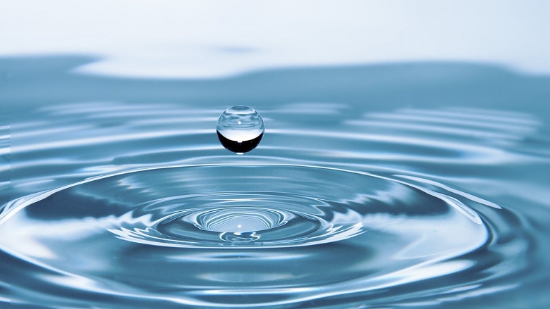 Тежката вода е химичното съединение, където вместо водород с кислорода е свързан водородния изотоп деутерий.