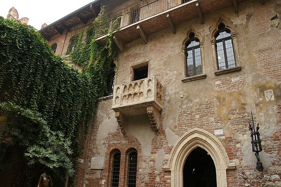 Къщата на Жулиета във Верона: истинска или красива легенда за туристите?