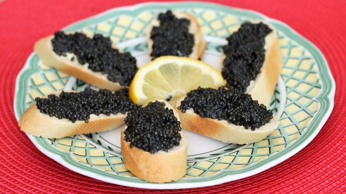 За десерт - хапка черен хайвер: Странни обичаи на руската кухня