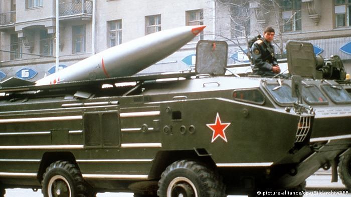 За кого се смята, че пръв използва термина “Студена война” за конфликта между СССР и западните сили?