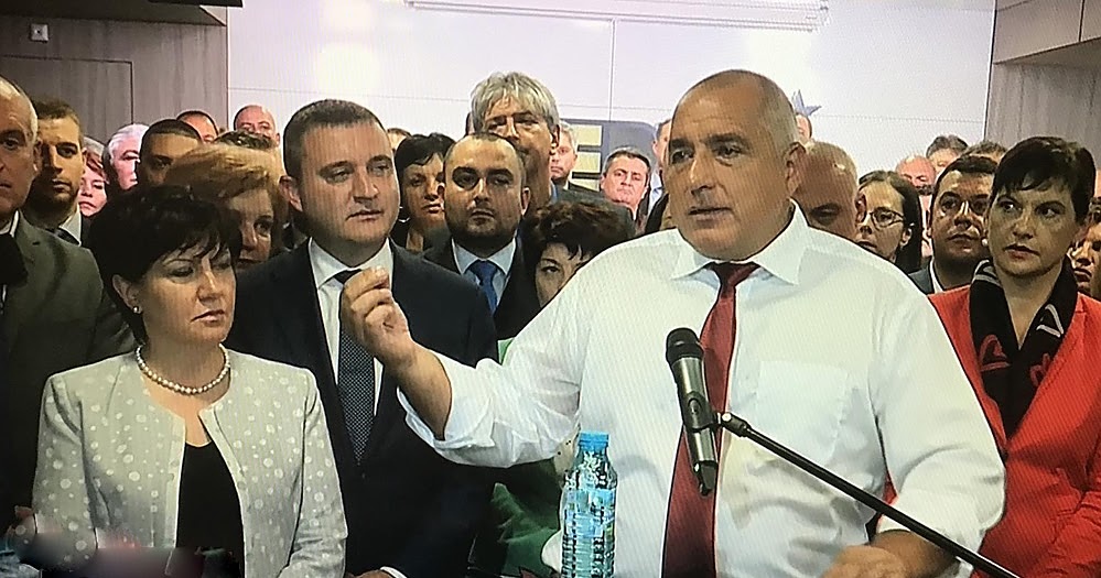 Недоволен, Борисов сменя 4-ма шефове в ГЕРБ, за двама още мисли