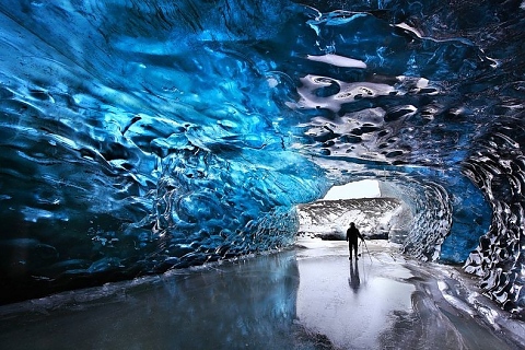 ледена пещера в Исландия