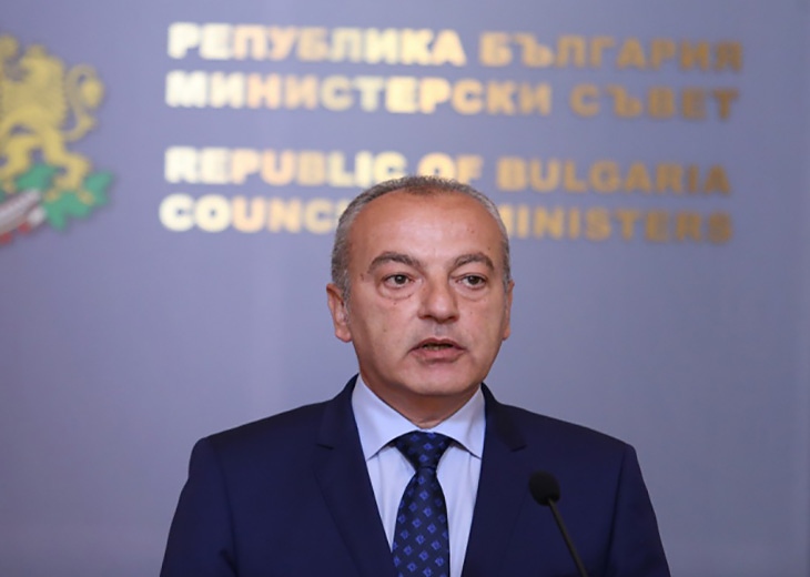 Гълъб Донев назначи 25 нови зам.-министри, уволни старите
