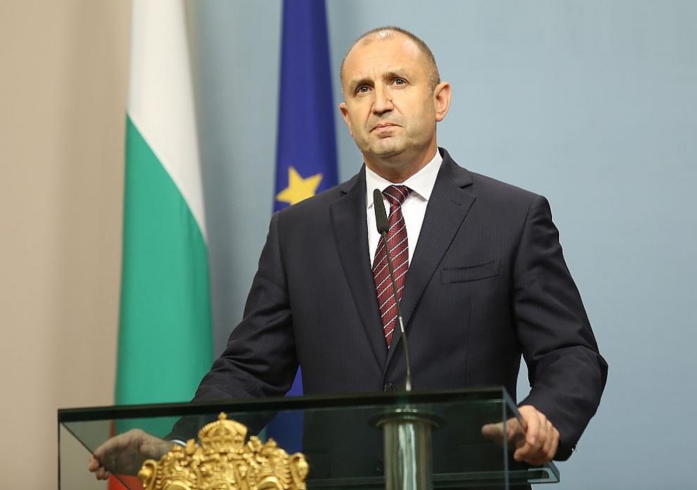 Радев назначи служебното правителство, премиер е ген. Стефан Янев