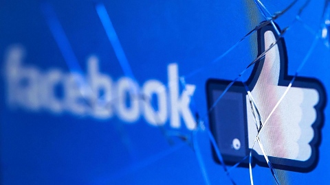 Глобален срив в работата на Facebook и Instagram