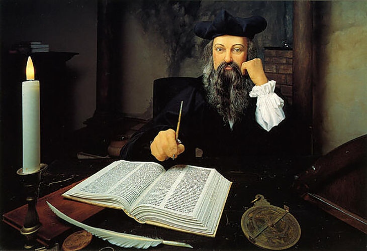 През 1555 г. Нострадамус издава трактат за това как се прави конфитюр.